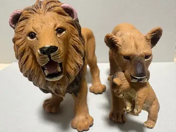 사자와 암사자 모자 피규어 세트