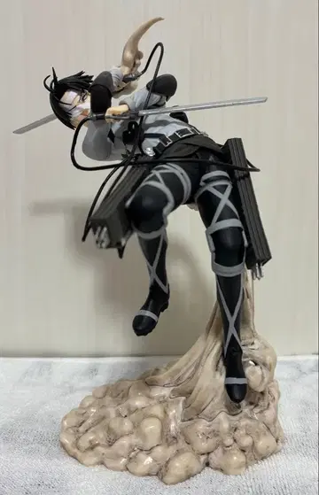 제일복권 진격의 거인 땅울림 B상 리바이 피규어