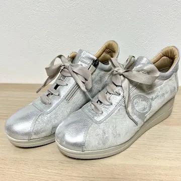 고베 뷰포트 24 3E 실버 웨지솔 스니커즈 경량 통굽