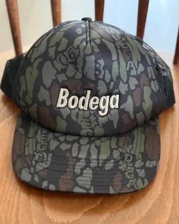 [미착용 새상품] Bodega/로고 트래커 메쉬캡