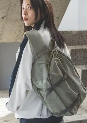 JEANASIS 발수 로고 메신저 백 카키