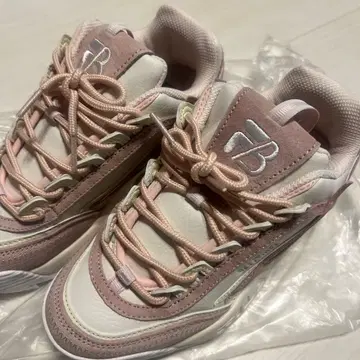 be first FILA 스니커즈