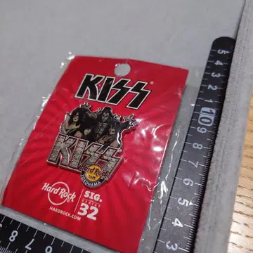 하드 록 카페 KISS 핀