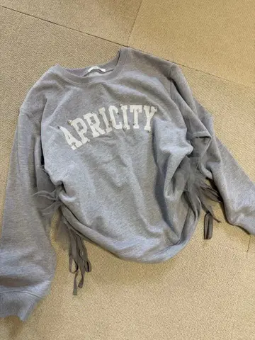 카듀네 사이드 튤 로고 맨투맨