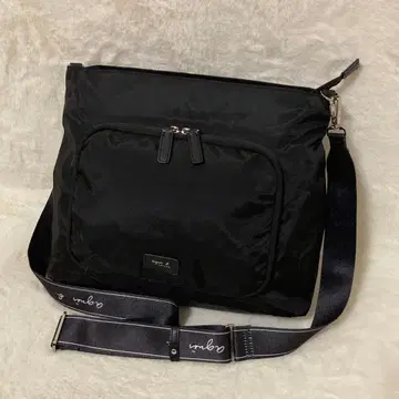 컨디션 최상 애니에스베 나일론 숄더백 사선 로고 테이프