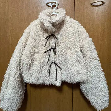 택 포함 INGNI 베이지 리본 부착 스탠드 보아 블루종 M 사이즈