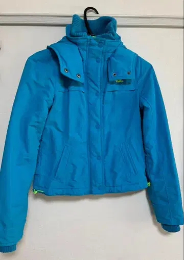 후드 부착 자켓 / 홀리스터