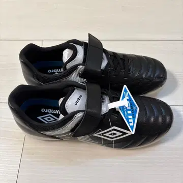 [새상품] umbro 축구화 액셀러레이터 블랙/실버 24cm