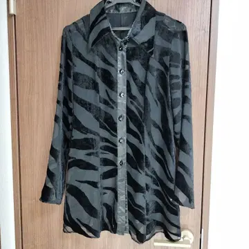 여성용 제브라 패턴 긴팔 셔츠 M 사이즈