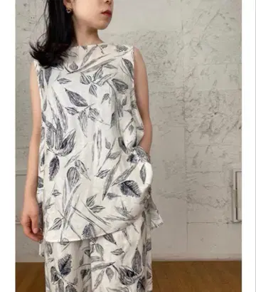 SACRA 사쿠라 MONO FLOWERS TOP | 플라워 블라우스 린넨