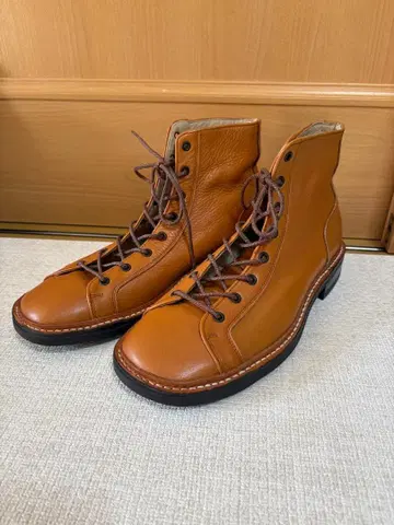 KATHARINE HAMNETT 가죽 부츠 캐서린 햄넷