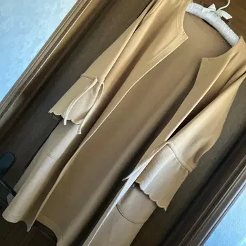 두클라쎄 베이지 슬리브 롱 코트