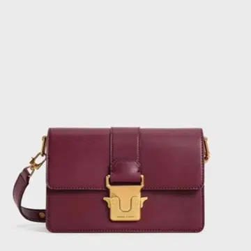 메탈릭 푸시락 숄더백 찰스앤키스