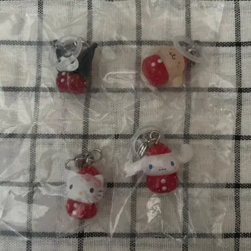 산리오 딸기 메지루시 액세서리 키티 마이멜로디 시나몬 폼폼푸딩