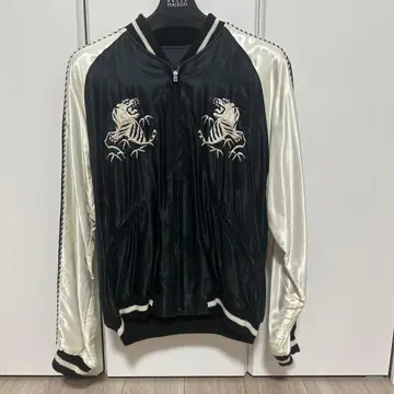 스카잔 M 사이즈 수제 자수 블랙/화이트