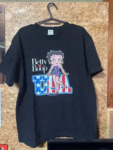 Betty Boop 티셔츠