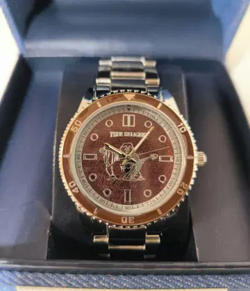 트루 릴리젼 와인 레드 실버 시계