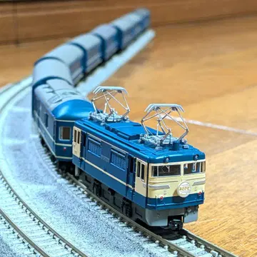 B 기차 [ EF65 특급 색상과 20계 침대 객차 8량 ]