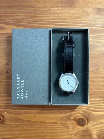 MARGARET HOWELL 손목시계