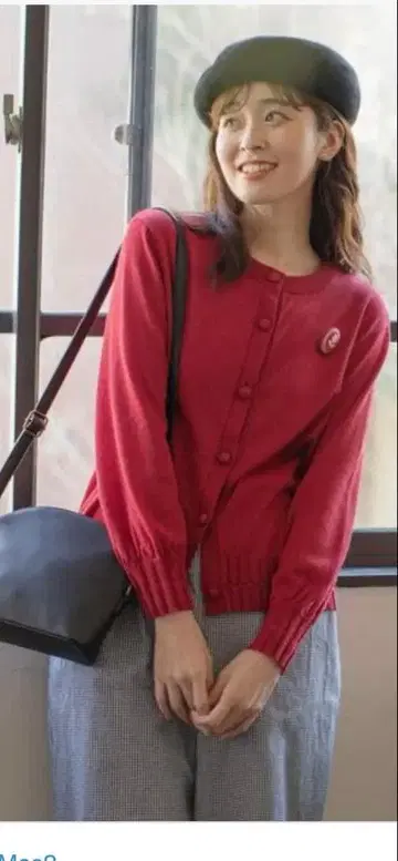 [유베시 x Samansa Mos2] 꽃 브로치 부착 니트