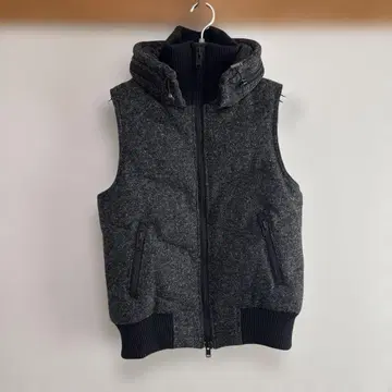 ripvanwinkle 그레이 후드 부착 다운 베스트 4