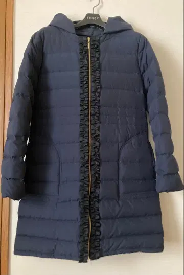 QUEENS COURT 2way 네이비 다운 자켓 프릴 포함