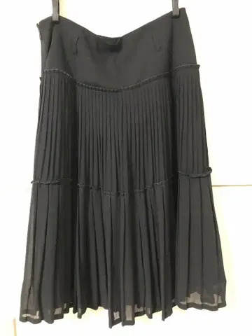 Lui Chantant 블랙 플리츠 스커트 40