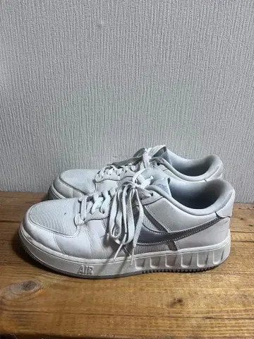 에어 포스 1 로우 '07 계 화이트 x 메탈릭 실버