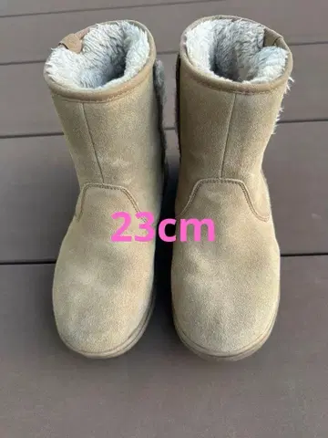 컬럼비아 베이지 스웨이드 어그 부츠