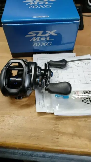 SHIMANO SLX MGL 70XG 베이트 낚시릴 박스 포함