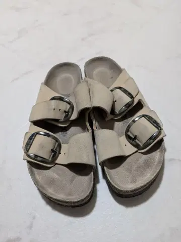 BIRKENSTOCK 애리조나 빅버클 샌들 베이지 39