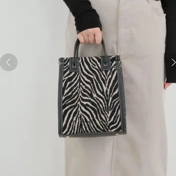 LE TALON 르 탈론 제브라 자카드 백