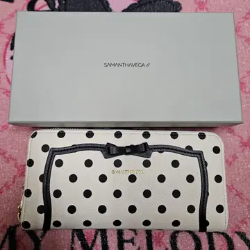 오늘 한정 경량 새상품, 사만사 베가의 리본 & 도트 패턴 장지갑입니다.