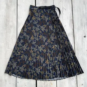 와일드 띵스 플라워 프린트 플레어 스커트