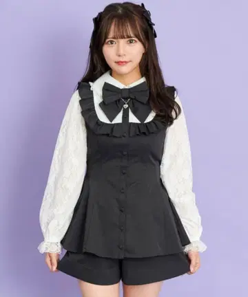 프릴 리본 포함 블랙 셋업 Secret Honey