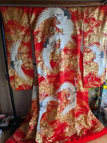 중고 신부용 우치카케 적금 학 자수 기모노 저렴하게 가져가세요