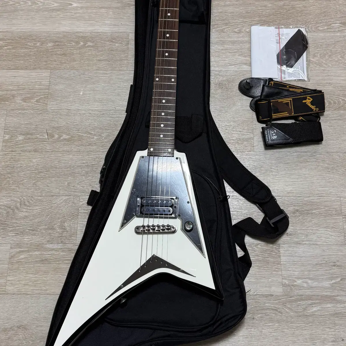 IU オフィシャルグッズ バイサマーミニチュアギターセット IU | 아이유