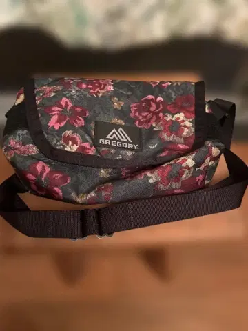 GREGORY 플로럴 숄더백