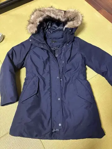 UNIQLO 네이비 퍼 달린 다운 자켓