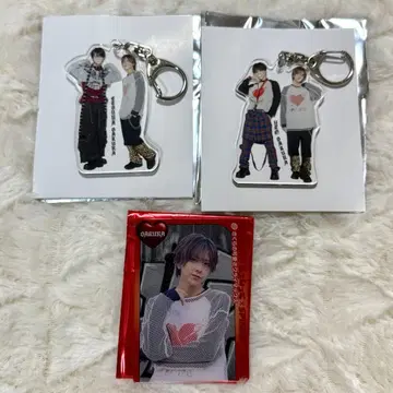 러브시크 SPINNS 페어 아크릴 키링 사쿠라 에츠야 우토