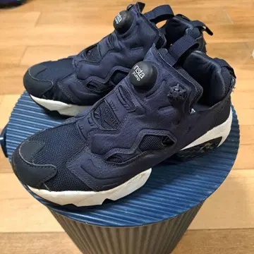 Reebok 펌프 퓨리 23.5cm 네이비 새상품급