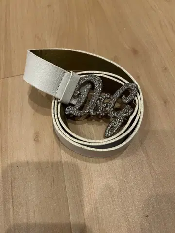 D&G 화이트 가죽 벨트 스톤 장식