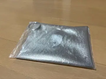 시마무라 치하루 콜라보 안나 실버 메탈릭 클러치 파우치