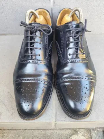 LOAKE, 윙팁 가죽 신발