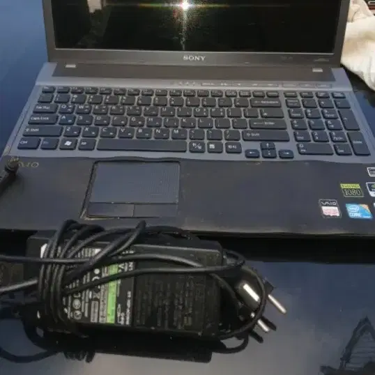 부품용소니 VAIO 노트북부품용. 메인보드문제로알고있음.충전기일괄