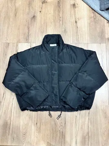 GYDA 제이다 블랙 다운 자켓 숏 기장