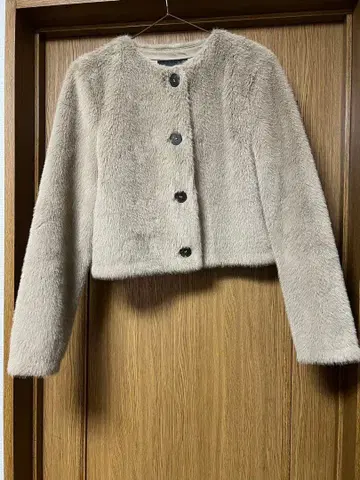 ZARA 베이지 숏 보아 자켓 1회 시착만 한 상품. 택 포함.