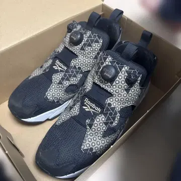 리복 인스타펌프 퓨리 블랙/골드