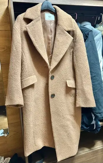 SLY 베이지 체스터 코트