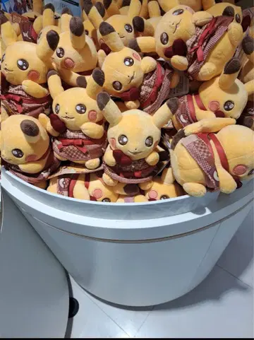 봉제 인형 Pikachu's Sweet Delivery 피카츄